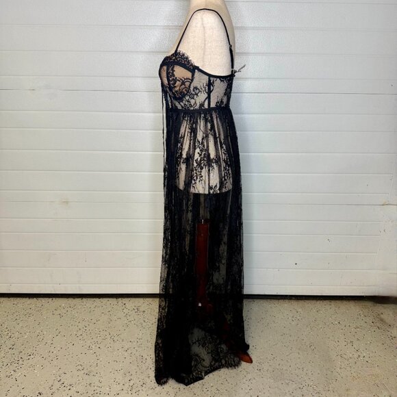 Arinee Black Lace Long Robe - Picture 2 of 5